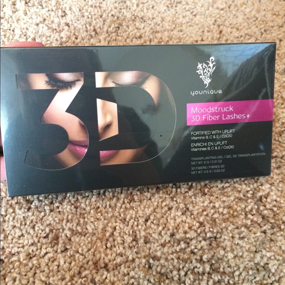 Younique 3D fiber lash mascara